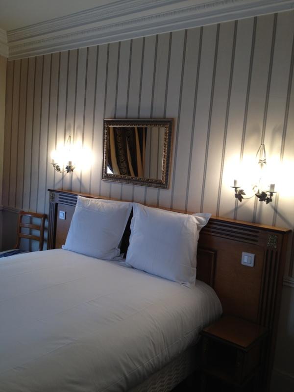 Hotel Avama Prony París Habitación foto